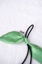 画像をギャラリービューアに読み込む, Tulip hair tie
