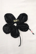 画像をギャラリービューアに読み込む, Flower scrunchie
