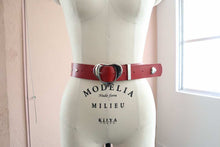 画像をギャラリービューアに読み込む, The hot girl leather belt
