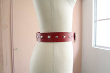 画像をギャラリービューアに読み込む, The hot girl leather belt
